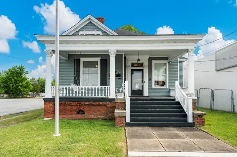 308 10th Street