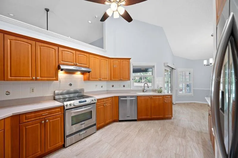 5321 GARDENS DR Sarasota, FL 34243