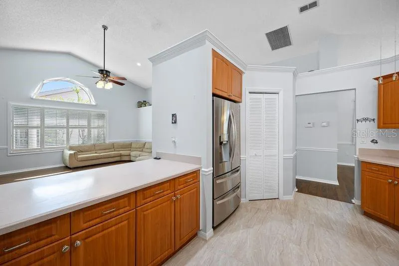 5321 GARDENS DR Sarasota, FL 34243
