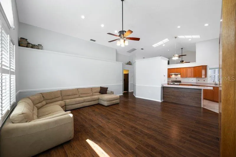 5321 GARDENS DR Sarasota, FL 34243
