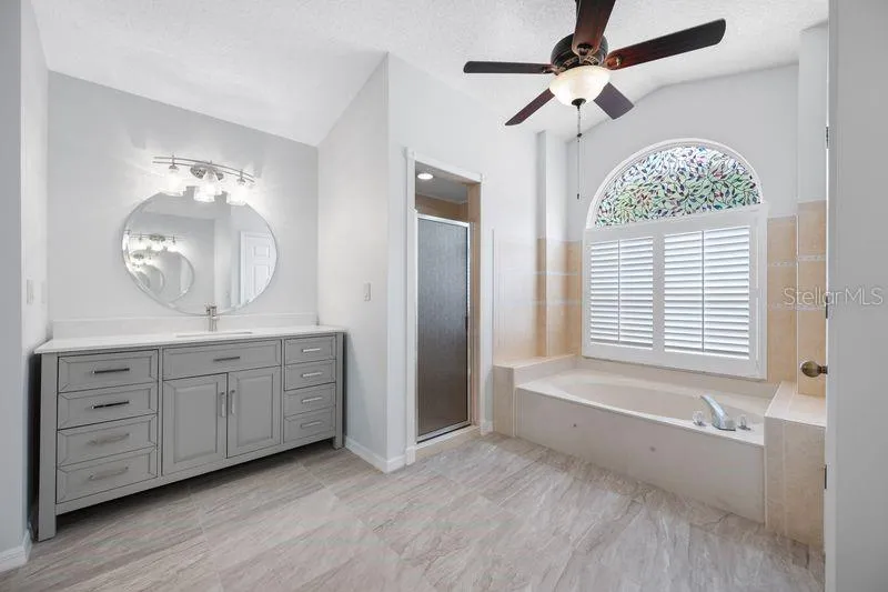 5321 GARDENS DR Sarasota, FL 34243