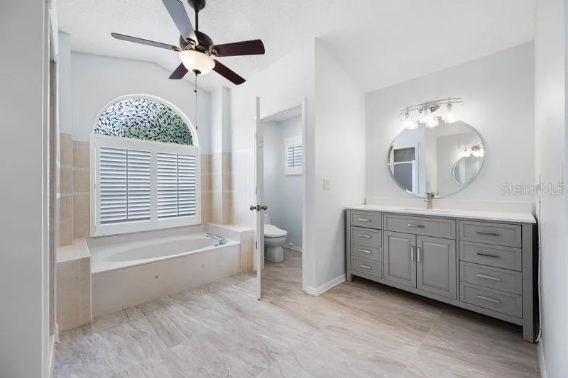 5321 GARDENS DR Sarasota, FL 34243