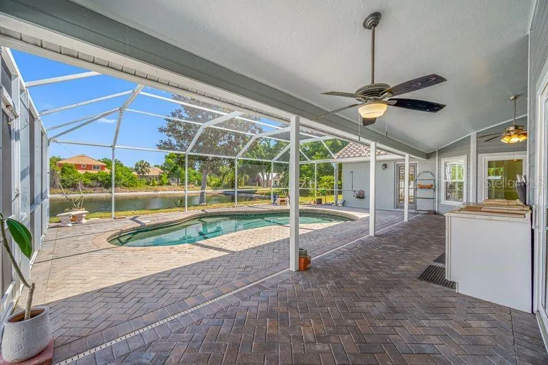 5321 GARDENS DR Sarasota, FL 34243