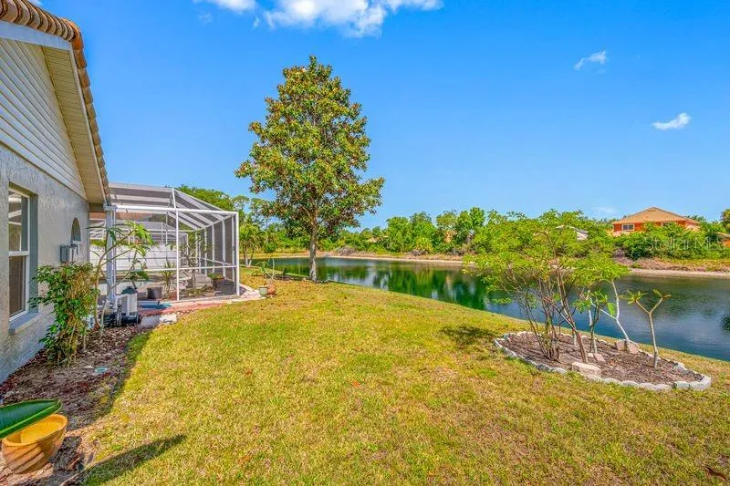 5321 GARDENS DR Sarasota, FL 34243