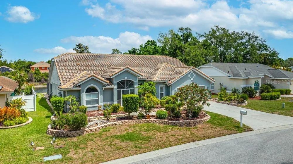 5321 GARDENS DR Sarasota, FL 34243