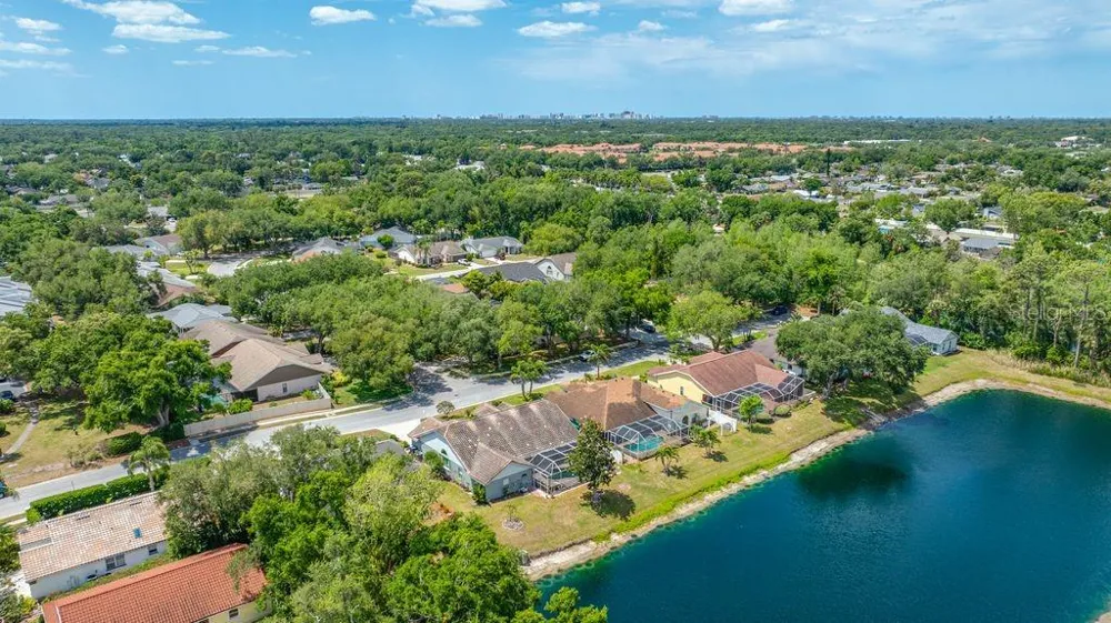 5321 GARDENS DR Sarasota, FL 34243