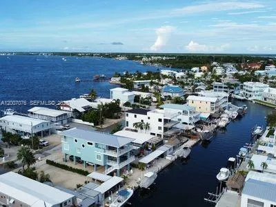 721 Garden State Ln Key Largo, FL 33037