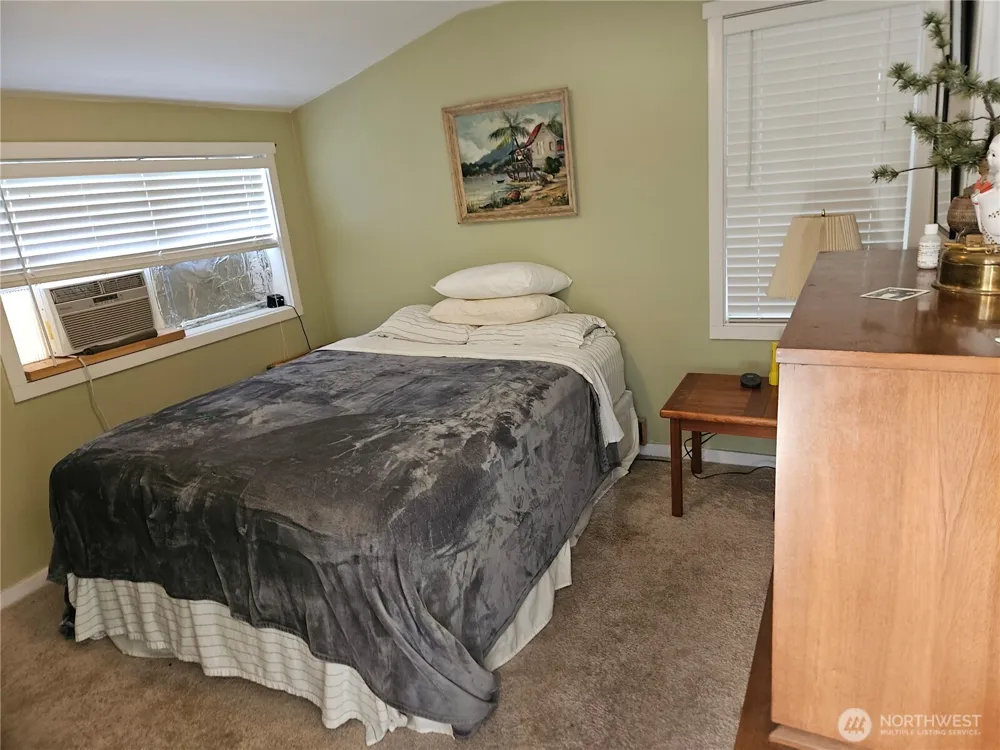 20 E Sunny Sands Road Cathlamet, WA 98612