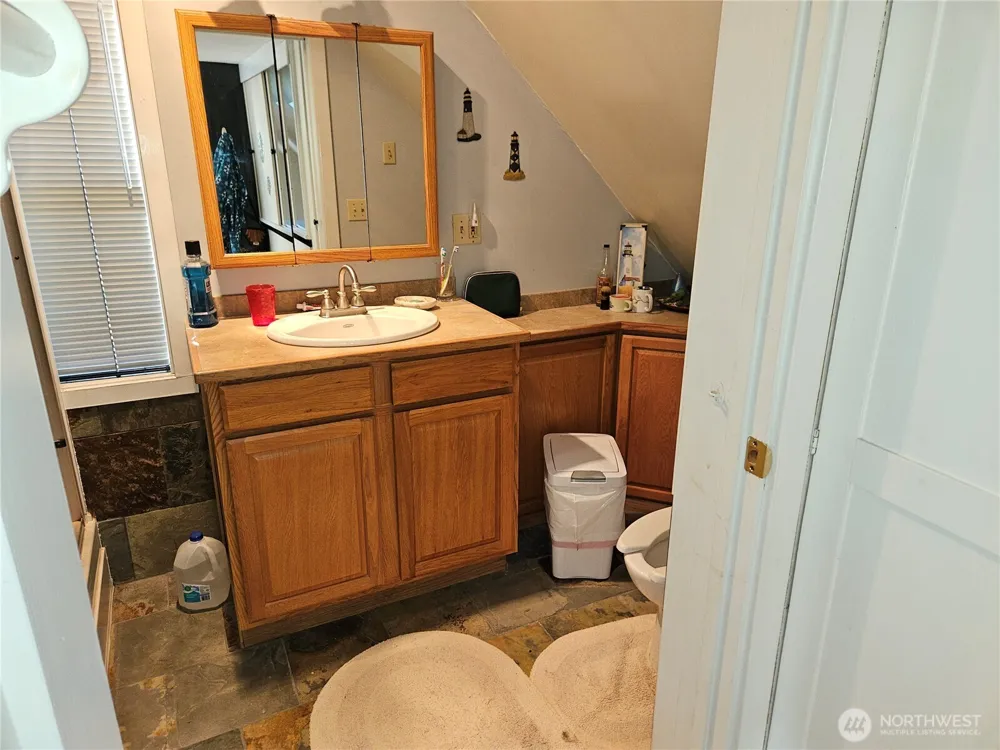 20 E Sunny Sands Road Cathlamet, WA 98612