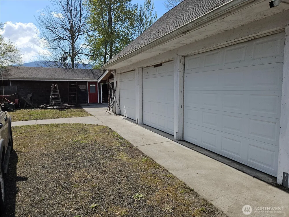 20 E Sunny Sands Road Cathlamet, WA 98612