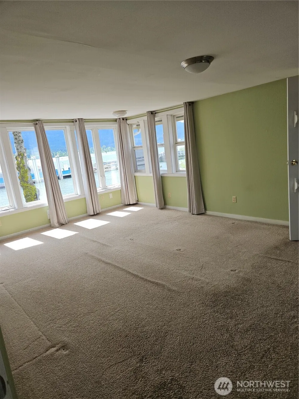 20 E Sunny Sands Road Cathlamet, WA 98612