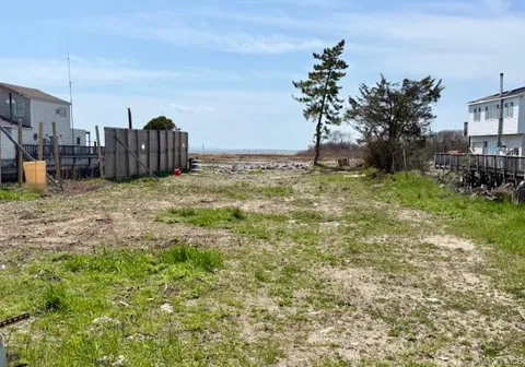 403 Cross Bay Boulevard
