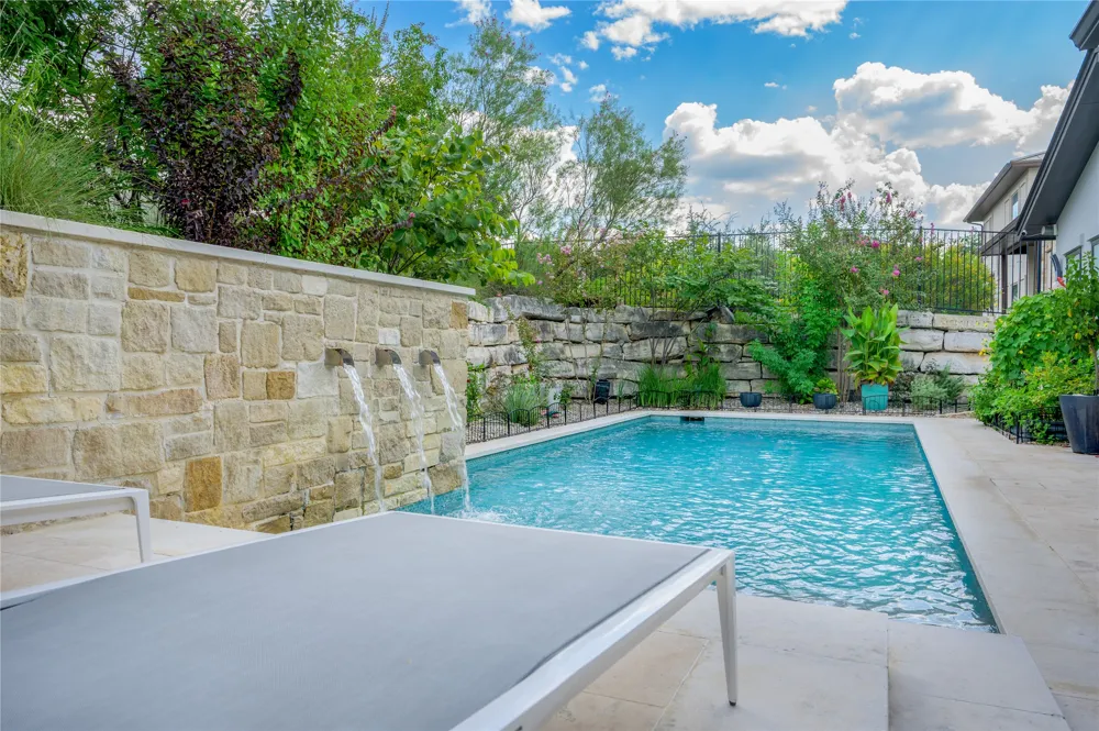 109 Bella Colinas Drive Austin, TX 78738