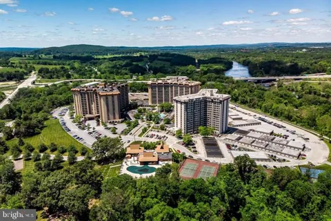 10219 VALLEY FORGE CIRCLE