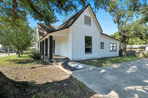 605 Main Street