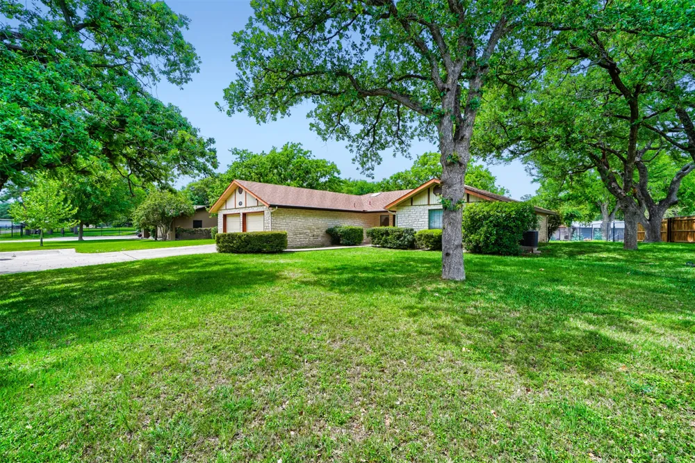 1406 Highland Drive Marble Falls, TX 78654