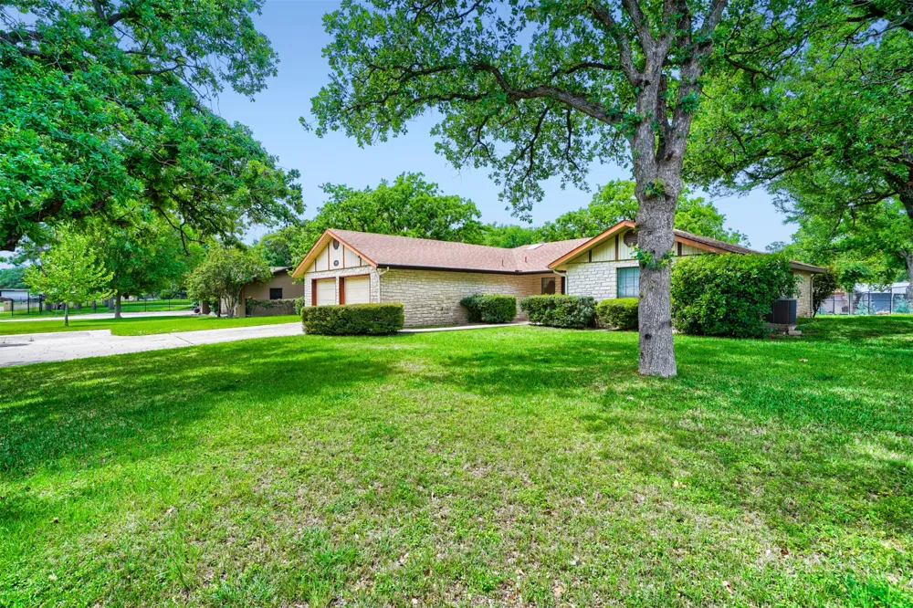 1406 Highland Drive Marble Falls, TX 78654