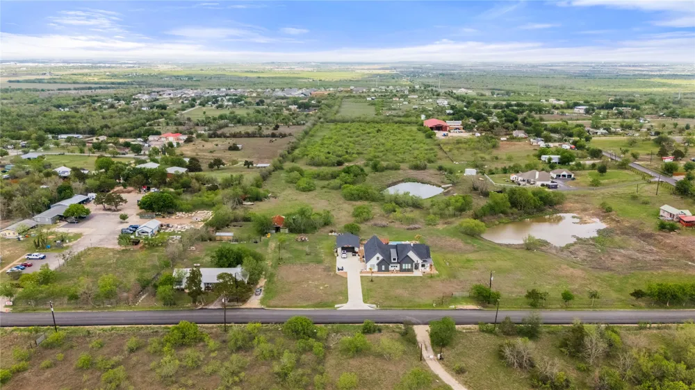 8802 Evelyn Road Buda, TX 78610