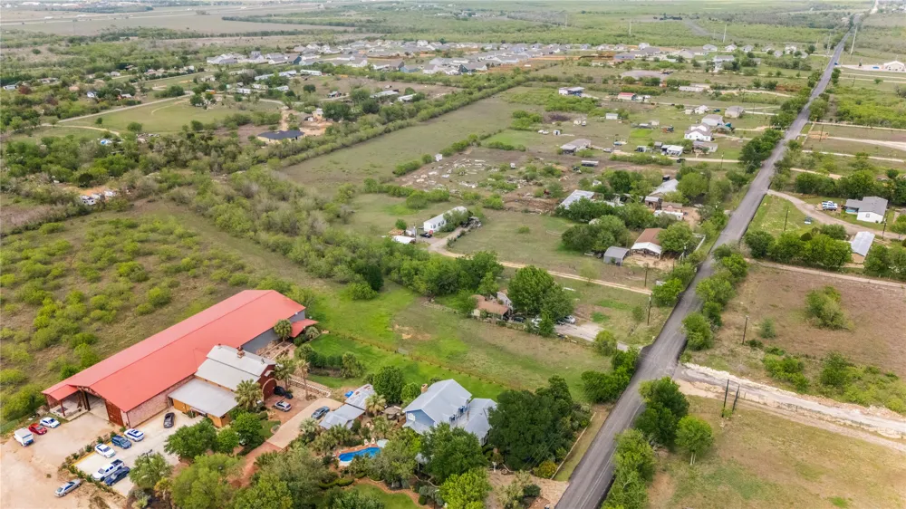 8802 Evelyn Road Buda, TX 78610