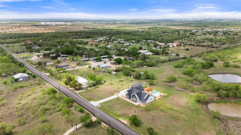 8802 Evelyn Road Buda, TX 78610