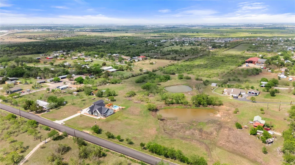8802 Evelyn Road Buda, TX 78610