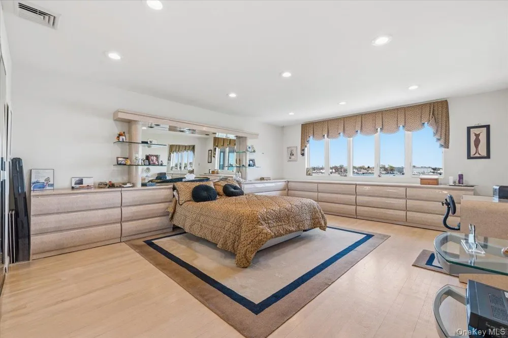 2959 Shore Drive Merrick, NY 11566