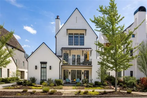 326 Mado Lane