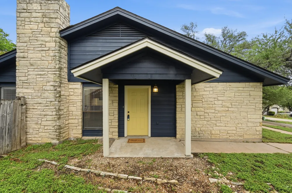 275 Mooring Circle #A Lakeway, TX 78734