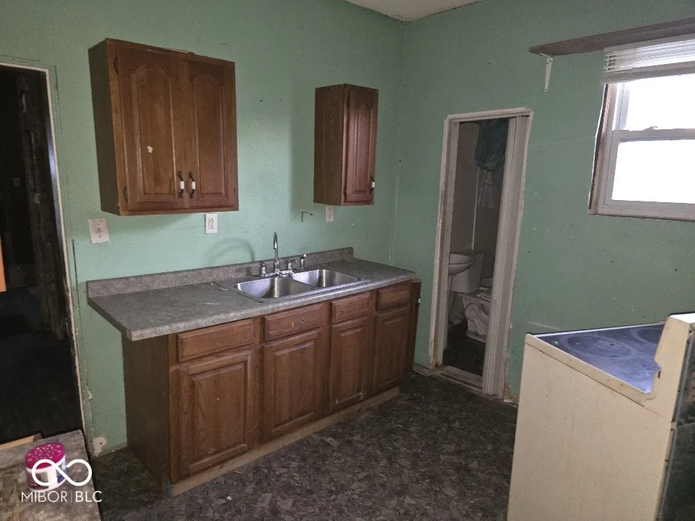 126 W Madison Street Alexandria, IN 46001