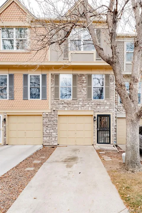 8030 S Columbine Court