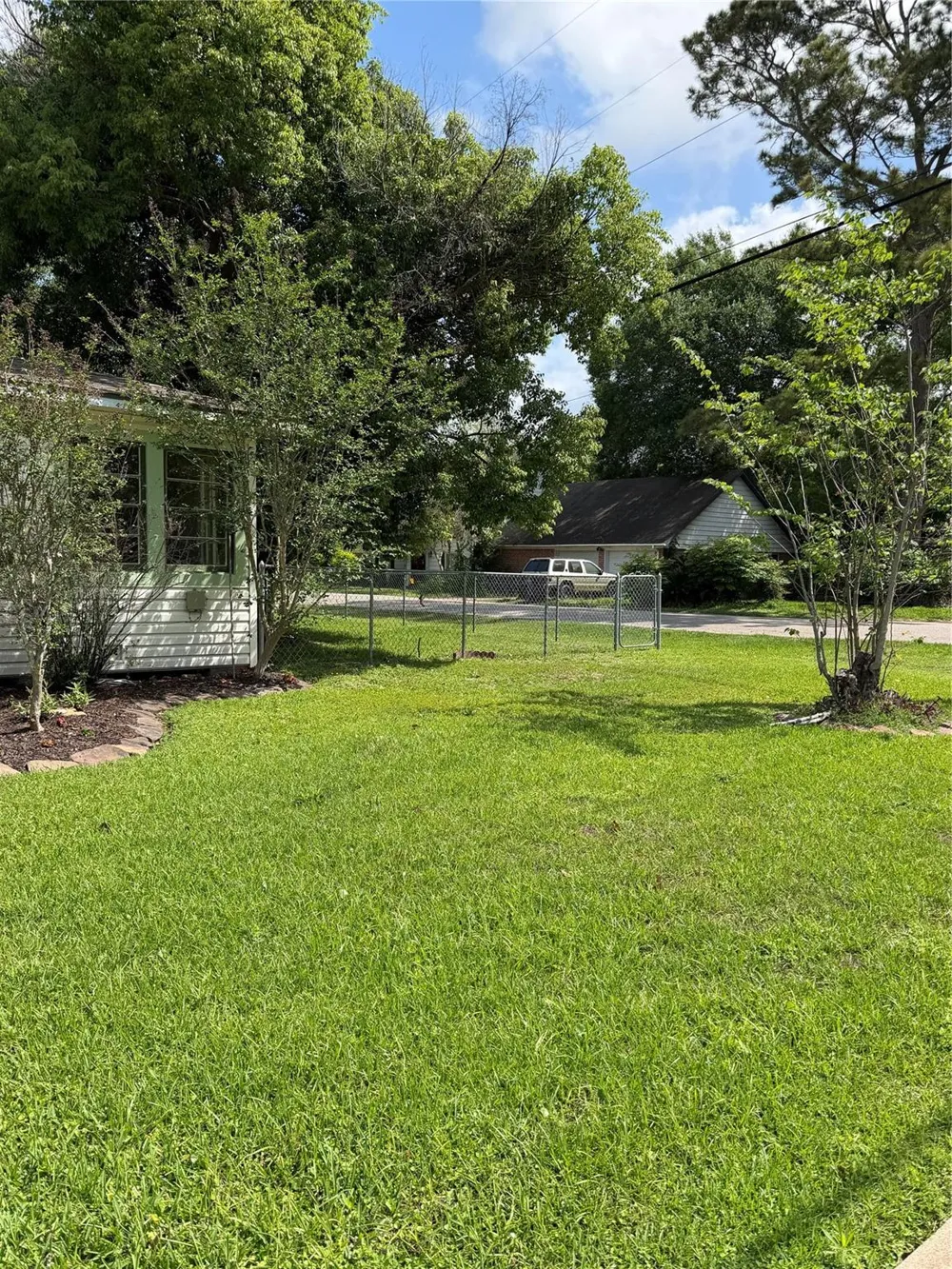 1002 W Willis Street Alvin, TX 77511