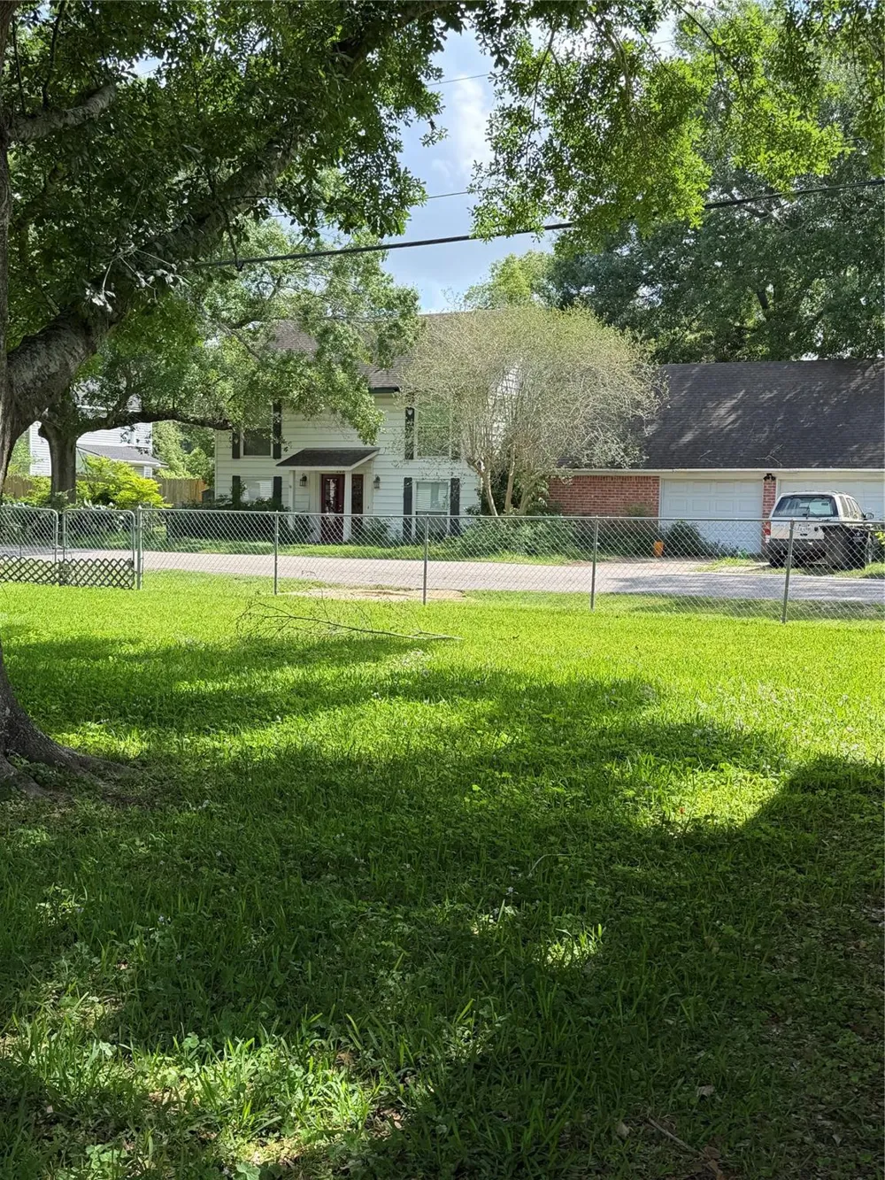 1002 W Willis Street Alvin, TX 77511