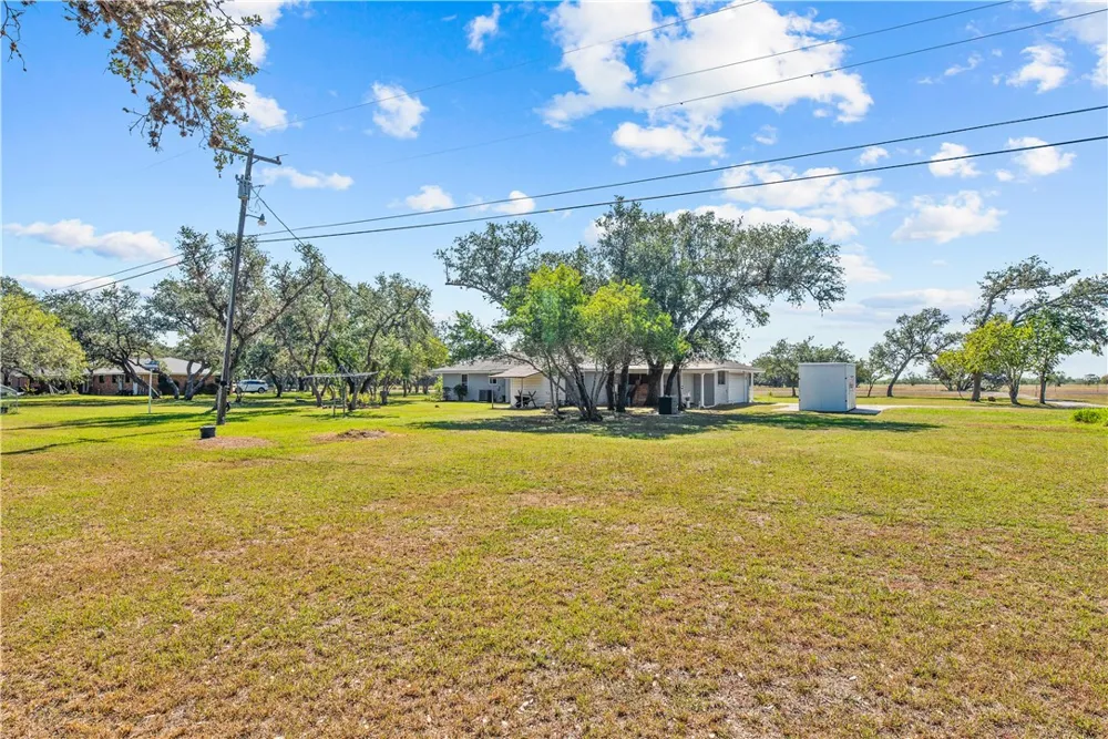 104 Old Beeville Highway Refugio, TX 78377