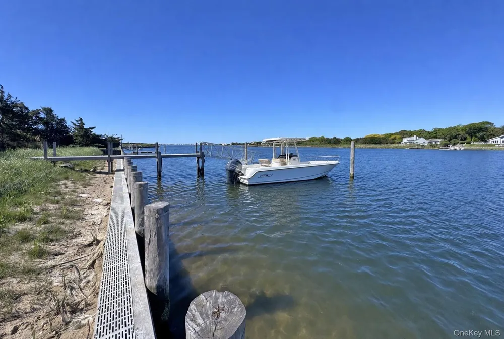 11 Pine Tree Lane Westhampton, NY 11977
