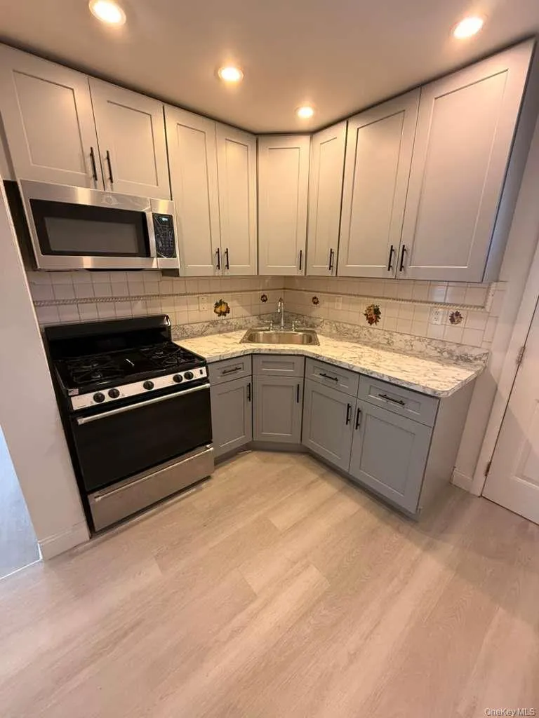 120-54 194th Street Saint Albans, NY 11412