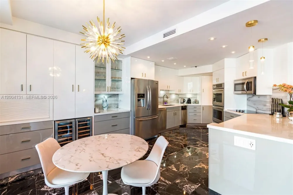 20191 E Country Club Dr #TH7 Aventura, FL 33180