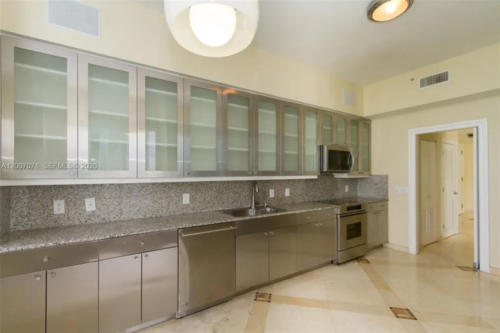 888 Brickell Key Dr #2802 Miami, FL 33131