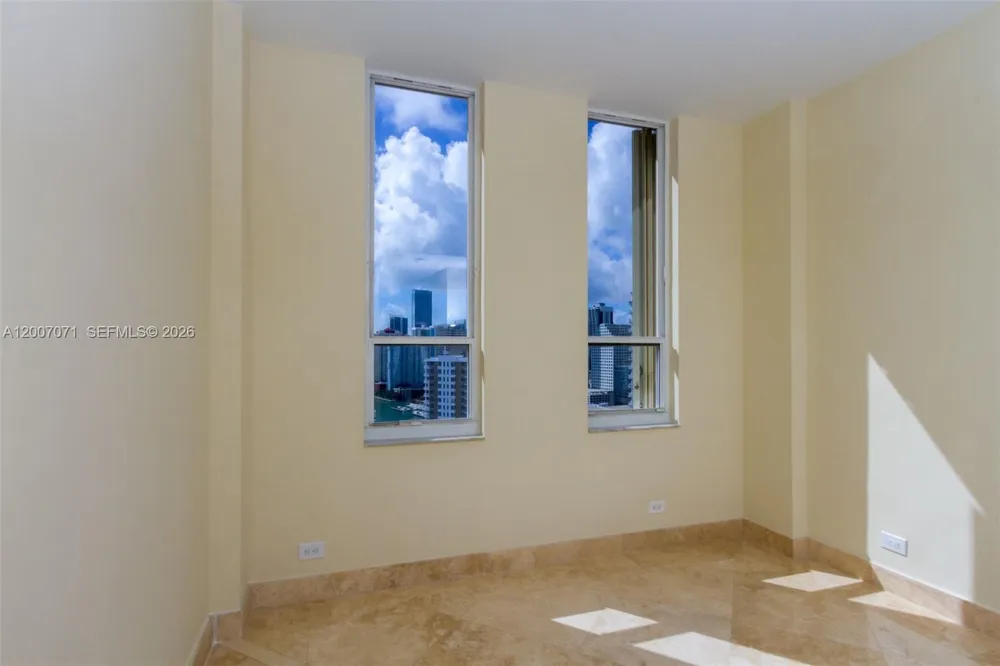 888 Brickell Key Dr #2802 Miami, FL 33131