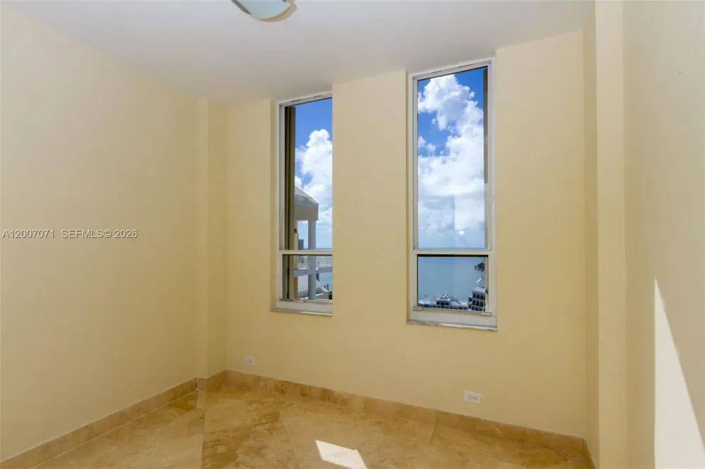 888 Brickell Key Dr #2802 Miami, FL 33131