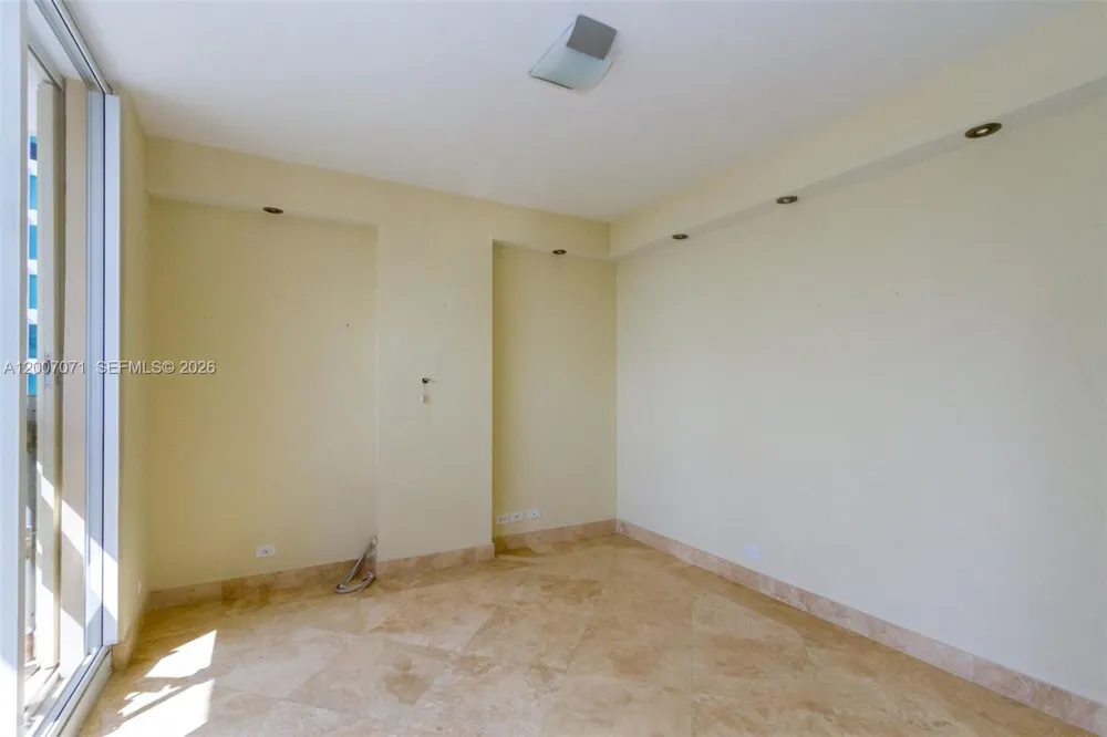 888 Brickell Key Dr #2802 Miami, FL 33131