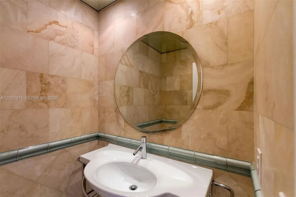 888 Brickell Key Dr #2802 Miami, FL 33131