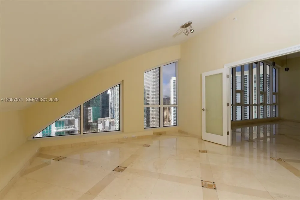 888 Brickell Key Dr #2802 Miami, FL 33131