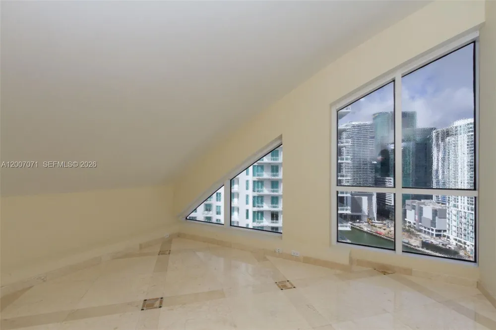 888 Brickell Key Dr #2802 Miami, FL 33131