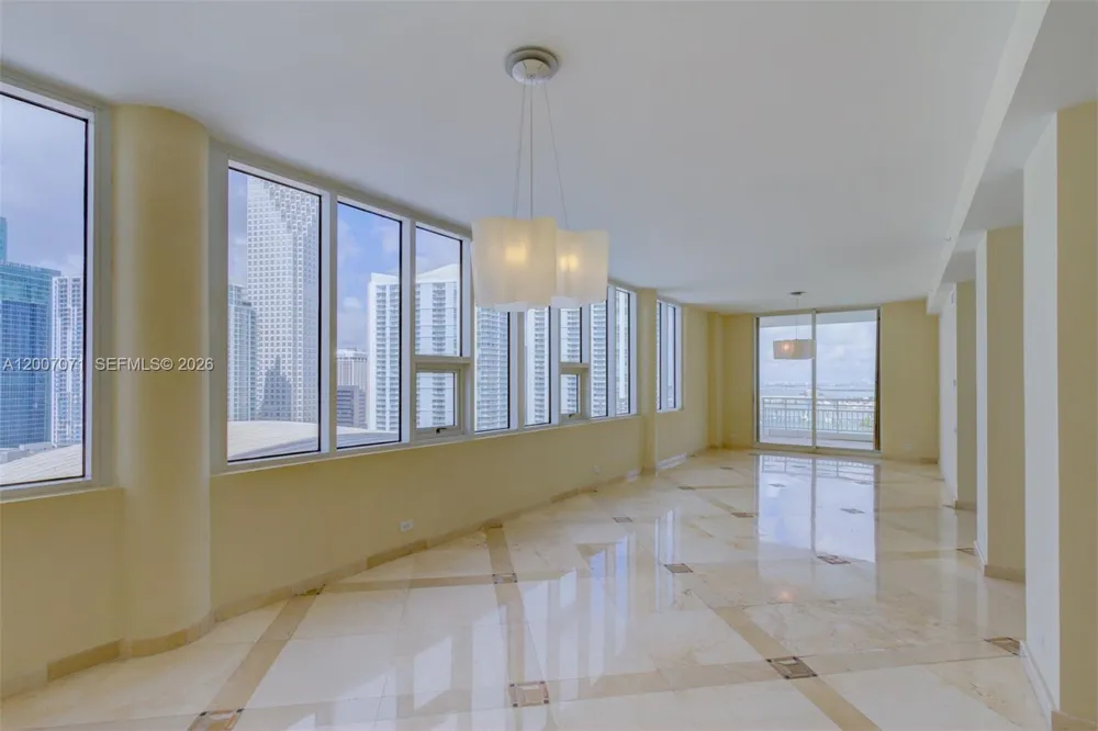 888 Brickell Key Dr #2802 Miami, FL 33131