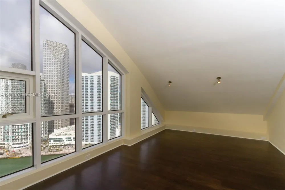 888 Brickell Key Dr #2802 Miami, FL 33131
