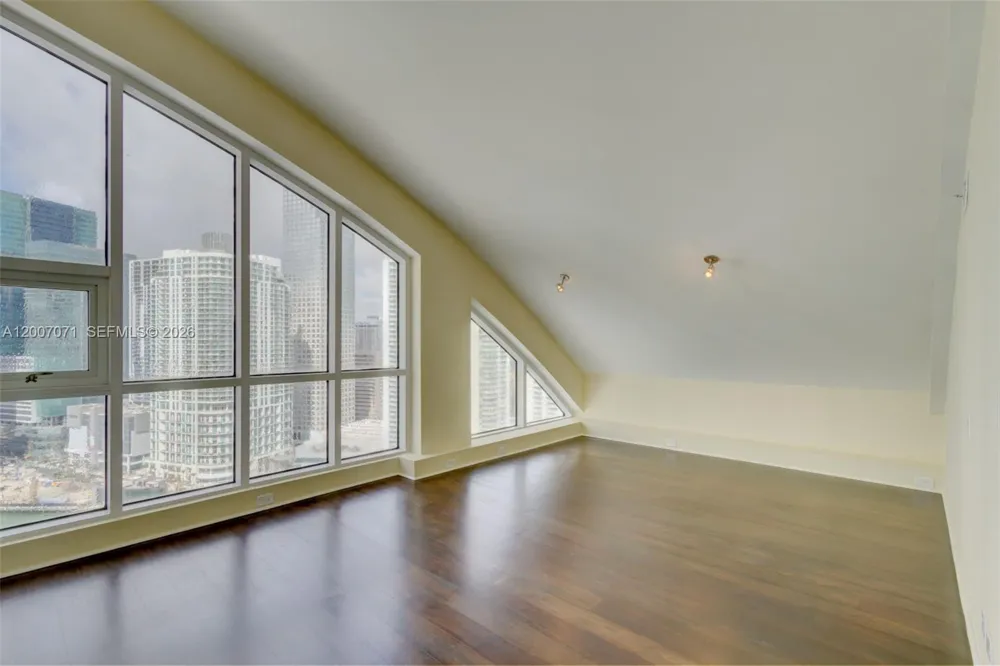 888 Brickell Key Dr #2802 Miami, FL 33131