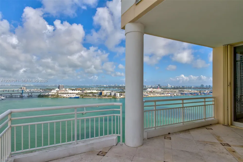 888 Brickell Key Dr #2802 Miami, FL 33131