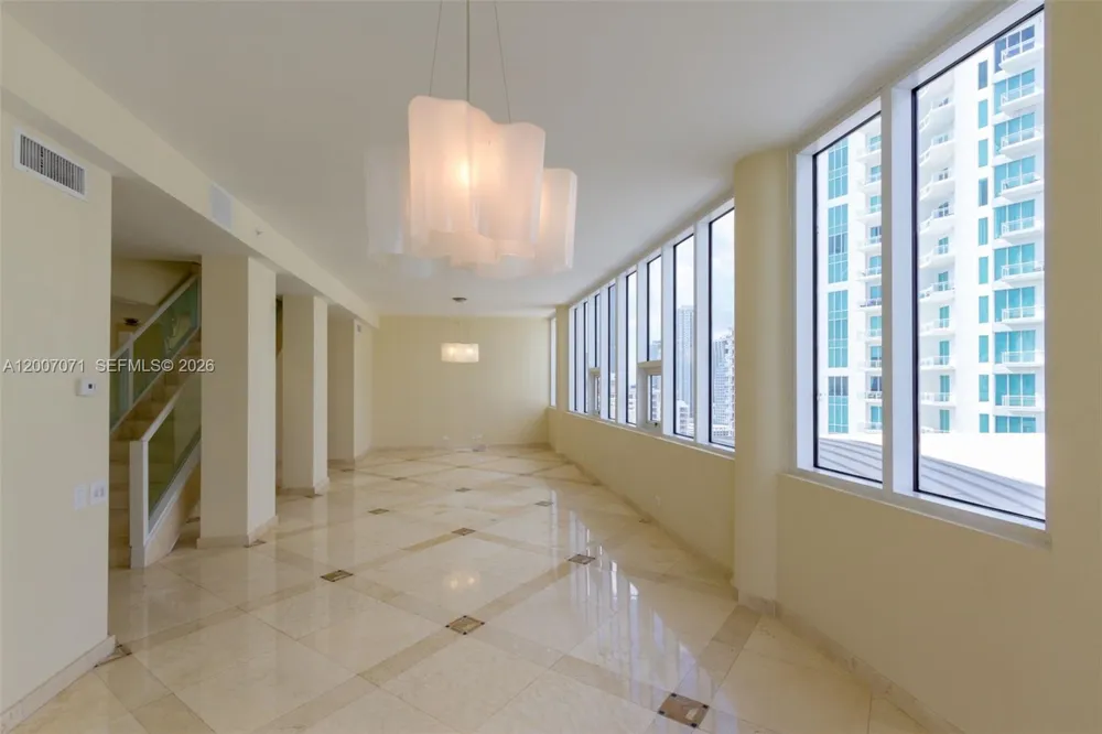 888 Brickell Key Dr #2802 Miami, FL 33131