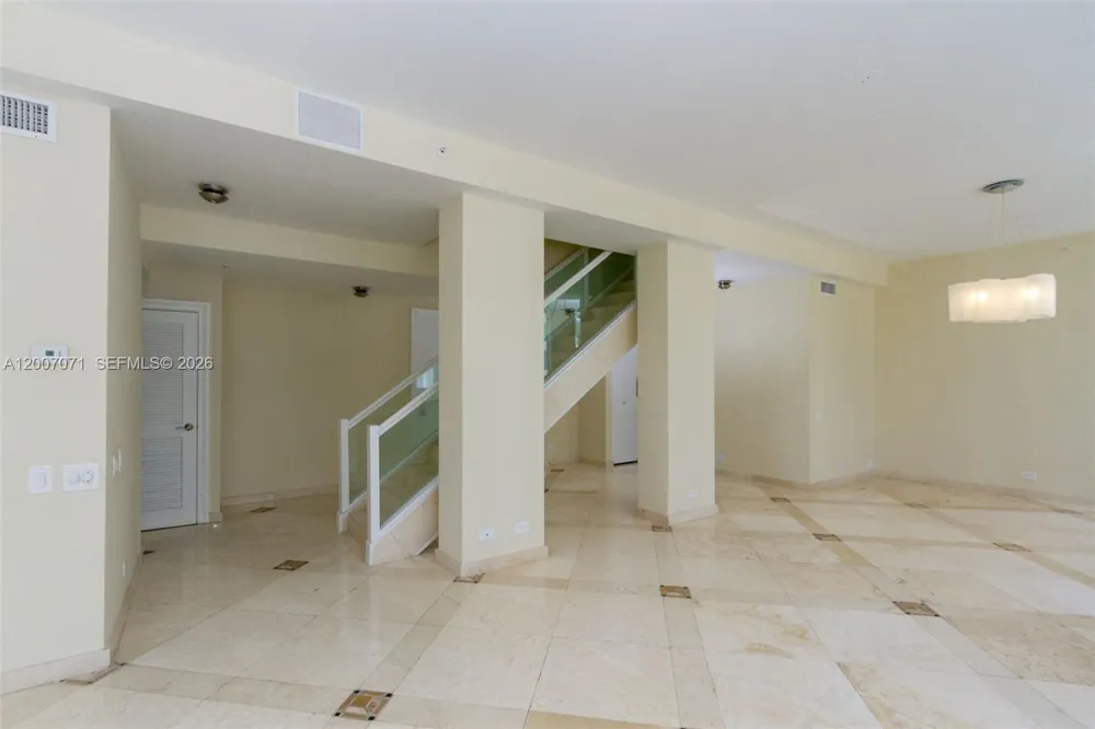 888 Brickell Key Dr #2802 Miami, FL 33131