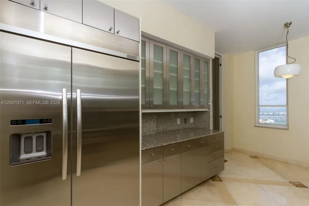 888 Brickell Key Dr #2802 Miami, FL 33131